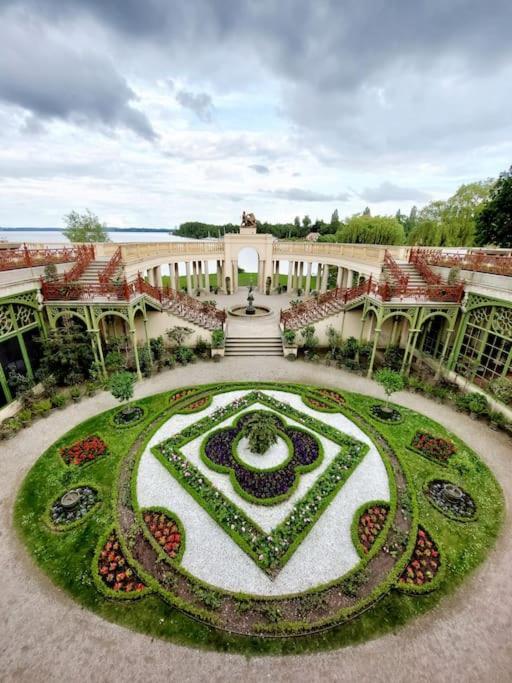 Zentrale Ferienwohnung - Direkt Am See Und Schloss Шверин Экстерьер фото